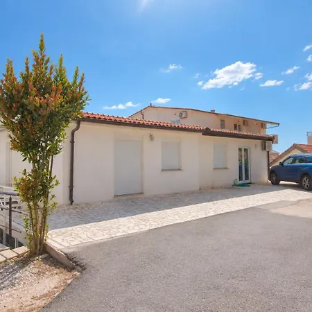 Nada Apartamento Lokva Rogoznica